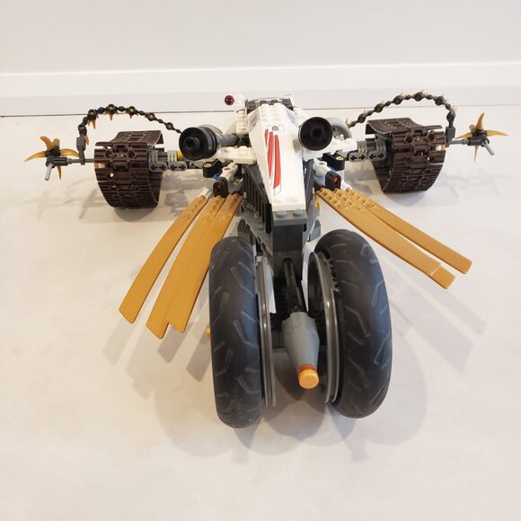 LEGO Ninjago Ultra Sonic Raider Set 9449 - Picture 5 of 12